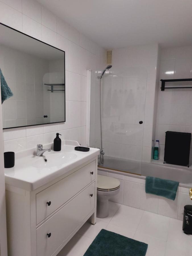 Ferienwohnung Fozaneldi Oviedo. Centrico, Accesible Desde Autovia Y Con Parking Exterior foto